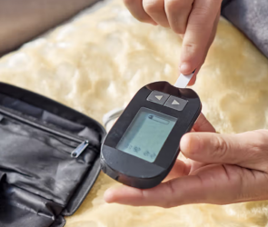Monitoring Blood Sugar Levels: Strategies and Tools
